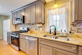 Mtn-view Gem w/ Hot Tub & Fire Pit in North Conway