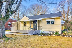 1/2 Mi to High Point University: Quaint Abode!