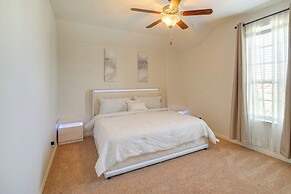 22 Mi to Dtwn Houston: Spacious Baytown Home!