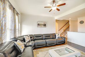22 Mi to Dtwn Houston: Spacious Baytown Home!