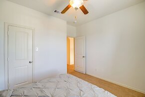 22 Mi to Dtwn Houston: Spacious Baytown Home!