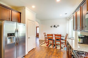 22 Mi to Dtwn Houston: Spacious Baytown Home!