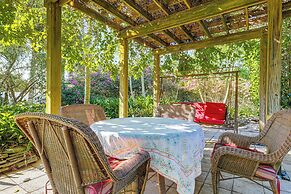 1 Mi to Dtwn Stuart: Home w/ Pergola & Garden!