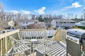 1 Mi to Dtwn: Home w/ Deck in Saratoga Springs