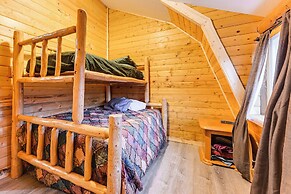 3 Mi to Kenai River: Secluded Sterling Cabin!