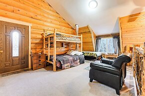 3 Mi to Kenai River: Secluded Sterling Cabin!