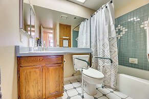 Near Golfing & Green Spaces: Florence Family Home!