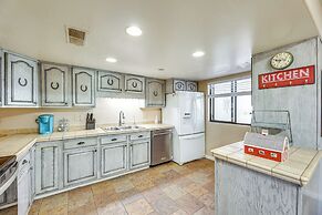 Near Golfing & Green Spaces: Florence Family Home!