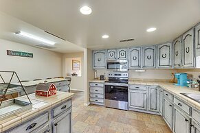 Near Golfing & Green Spaces: Florence Family Home!