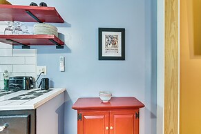 Farmhouse on 1 Acre Near Historic Dtwn Danville