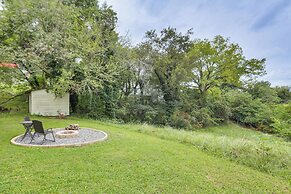 Farmhouse on 1 Acre Near Historic Dtwn Danville