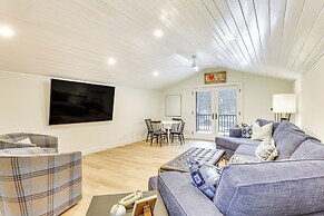 Lake Wisconsin Retreat w/ Dock: Great for Groups!
