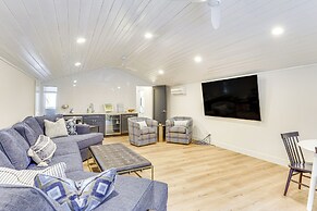 Lake Wisconsin Retreat w/ Dock: Great for Groups!