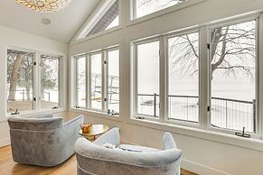 Lake Wisconsin Retreat w/ Dock: Great for Groups!