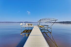 Lake Wisconsin Retreat w/ Dock: Great for Groups!