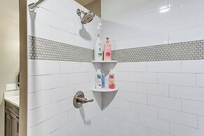 4 Mi to Dtwn Guthrie: Family Home w/ Fire Pit!