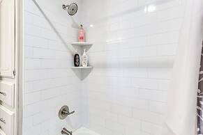 4 Mi to Dtwn Guthrie: Family Home w/ Fire Pit!