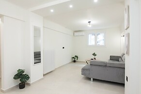 Cozy 1 Bd Getaway Apt in Lively Kipseli