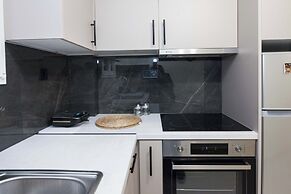 Cozy 1 Bd Getaway Apt in Lively Kipseli
