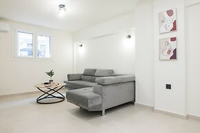 Cozy 1 Bd Getaway Apt in Lively Kipseli