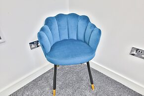 Modern 2 Bed House - Sleeps 4