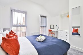 Modern 2 Bed House - Sleeps 4