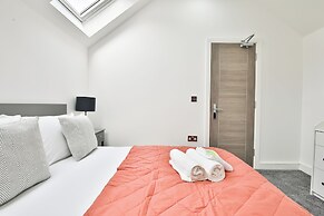 Modern 2 Bed House - Sleeps 4