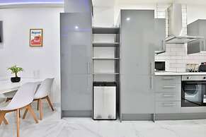 Modern 2 Bed House - Sleeps 4