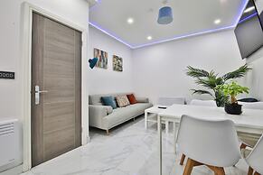 Modern 2 Bed House - Sleeps 4