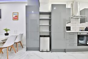 Modern 2 Bed House - Sleeps 4