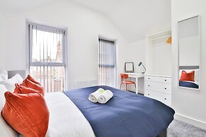 Modern 2 Bed House - Sleeps 4