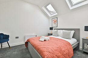 Modern 2 Bed House - Sleeps 4