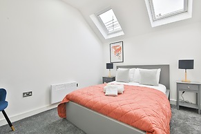 Modern 2 Bed House - Sleeps 4