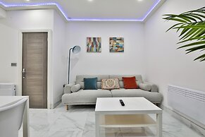 Modern 2 Bed House - Sleeps 4