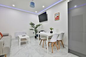 Modern 2 Bed House - Sleeps 4