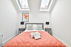 Modern 2 Bed House - Sleeps 4