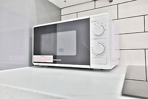 Modern 2 Bed House - Sleeps 4