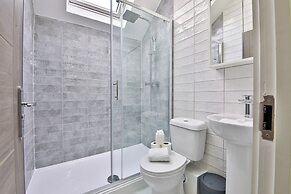 Modern 2 Bed House - Sleeps 4