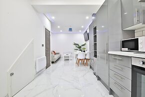 Modern 2 Bed House - Sleeps 4