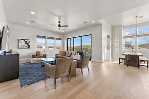 Villa #02 At Bloomington Country Club 3 Bedroom Condo