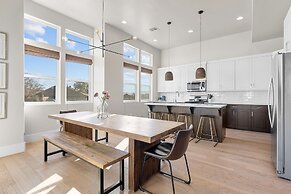 Villa #02 At Bloomington Country Club 3 Bedroom Condo