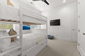 Villa #11 Adventure Retreat At Bloomington Villas 4 Bedroom Townhouse