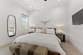 Villa #11 Adventure Retreat At Bloomington Villas 4 Bedroom Townhouse