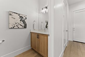 Villa #11 Adventure Retreat At Bloomington Villas 4 Bedroom Townhouse