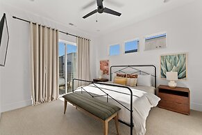 Villa #11 Adventure Retreat At Bloomington Villas 4 Bedroom Townhouse