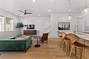 Villa #11 Adventure Retreat At Bloomington Villas 4 Bedroom Townhouse