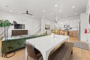 Villa #11 Adventure Retreat At Bloomington Villas 4 Bedroom Townhouse