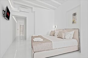Heart of Mykonos Suites