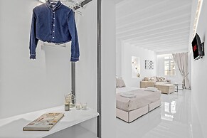 Heart of Mykonos Suites