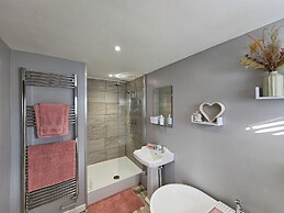 Seaside Bliss Retreat - 5 Bedroom House